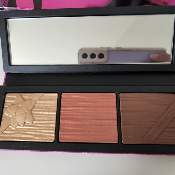 Mac eyeshadow palette - Picture 2 of 3